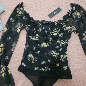 Lulu's bodysuit size small